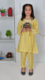 Load image into Gallery viewer, Embroidered Kameez &amp; Trouser
